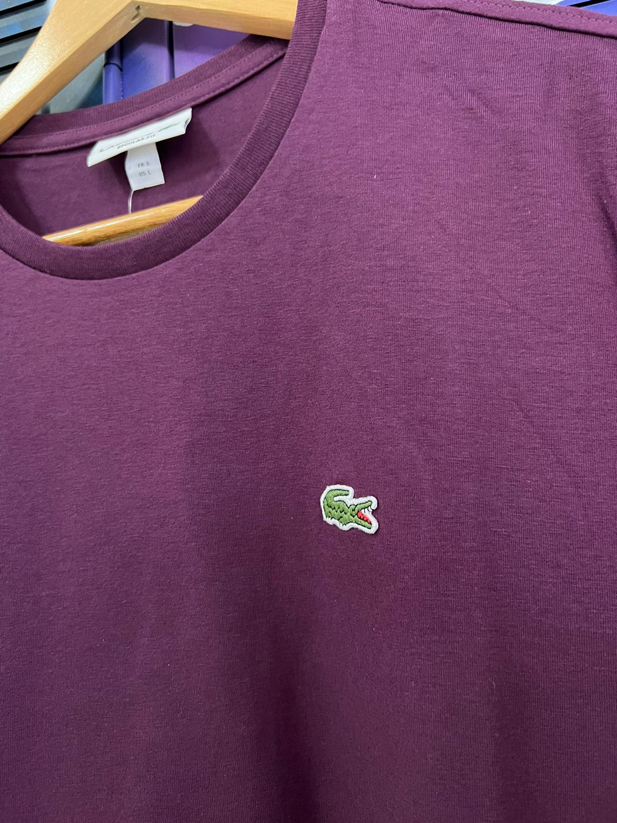 Camiseta Linha Griff Lacoste Roxo