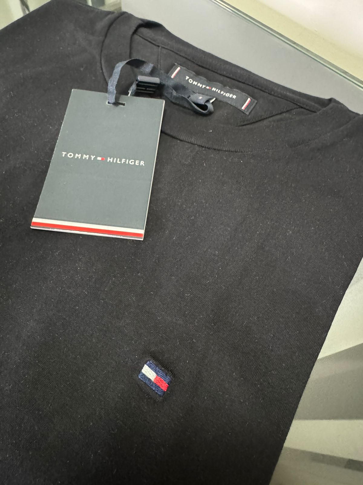 Camiseta Importada Tommy Preto