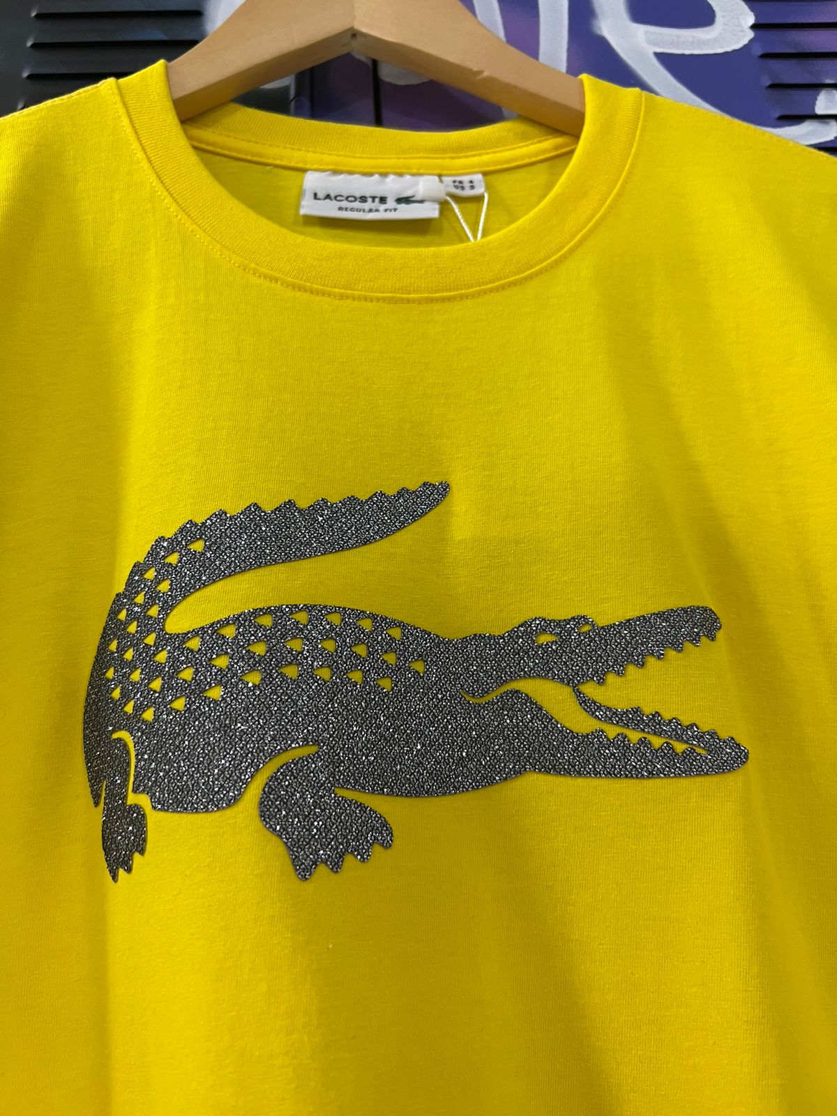 Camiseta Linha Griff Lacoste Amarelo