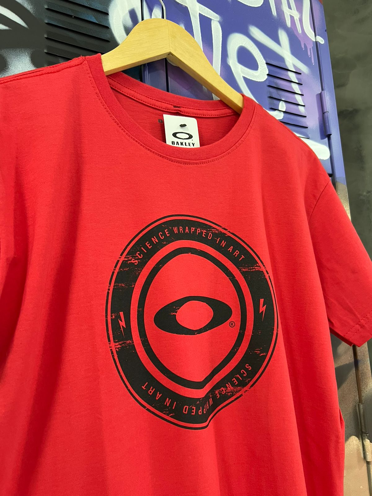 Camiseta Oakley Vermelha