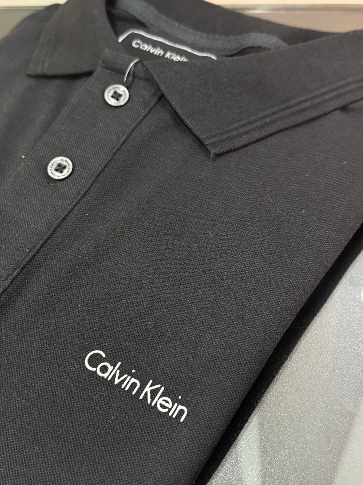 Camiseta Gola Polo Calvin Klein Preto