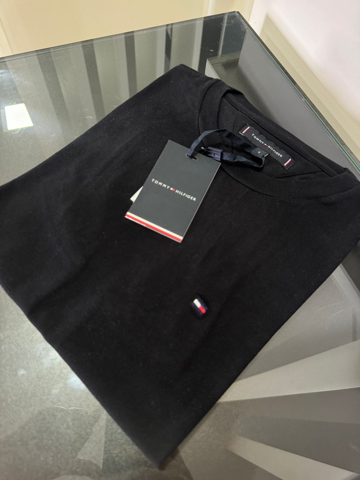 Camiseta Importada Tommy Preto