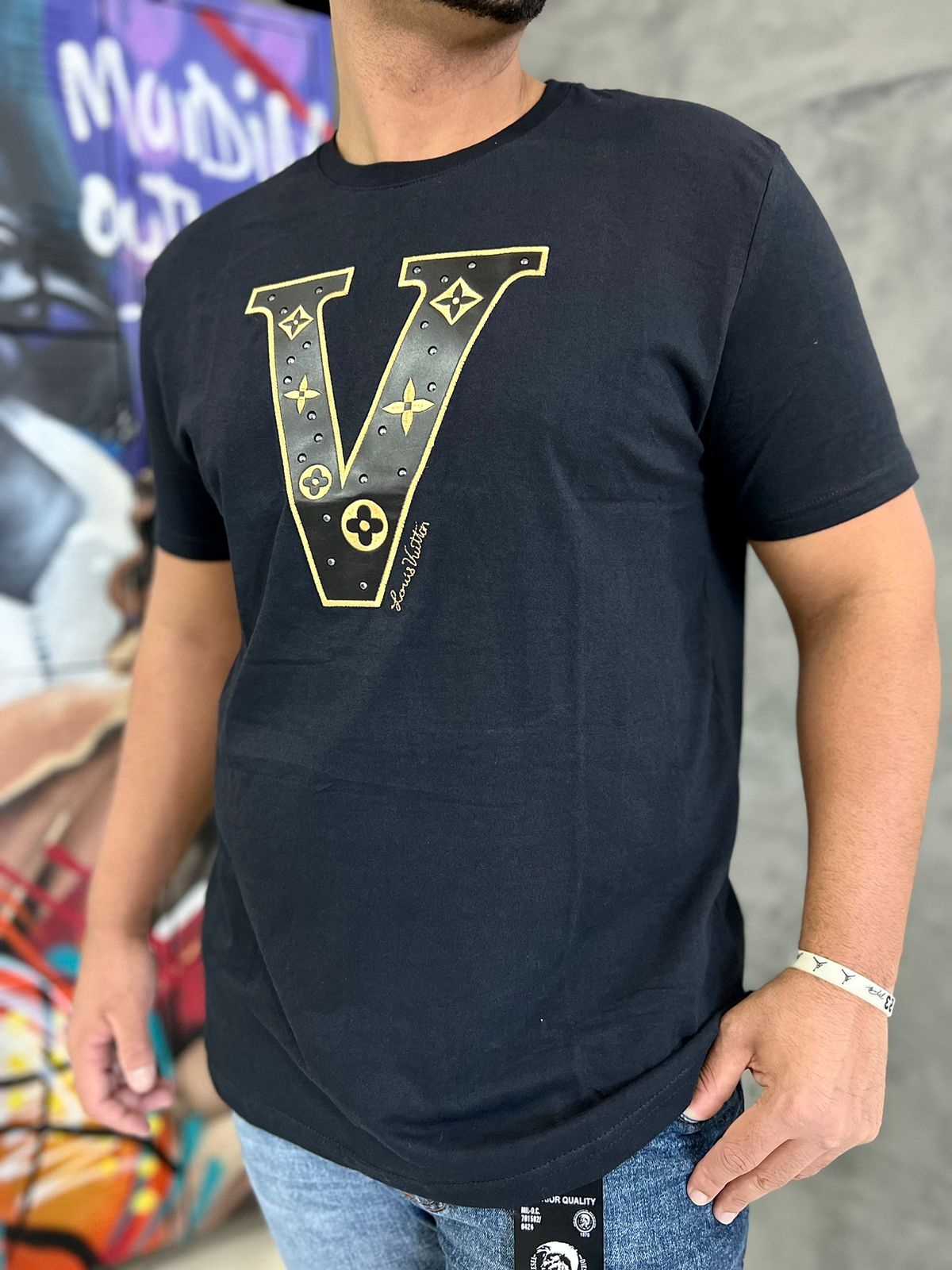 Camiseta Linha Griff Louis Vuitton Preto