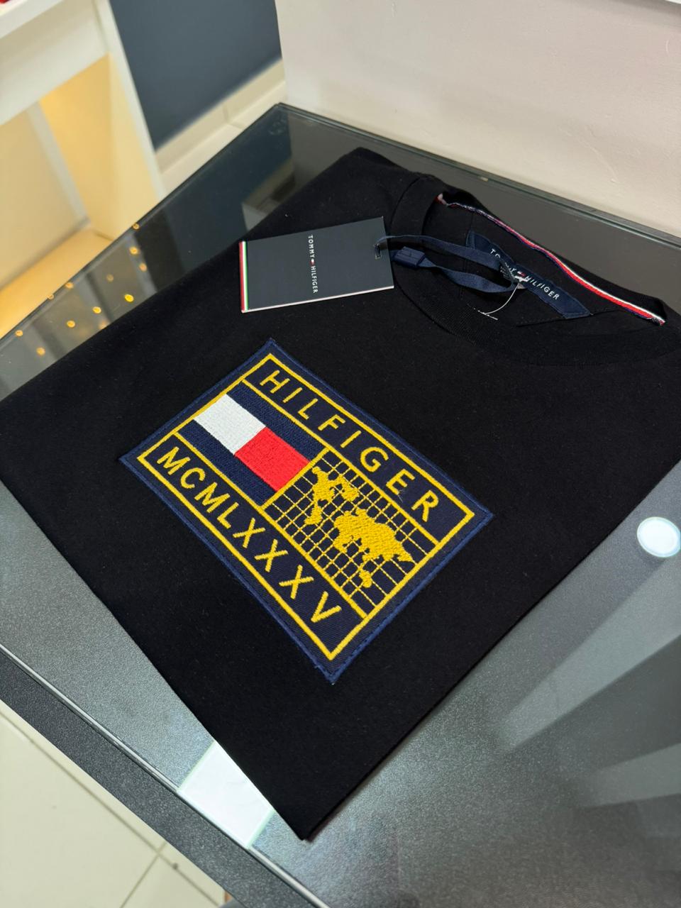 Camiseta Importada Tommy Preto