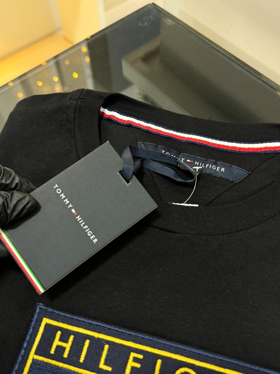 Camiseta Importada Tommy Preto