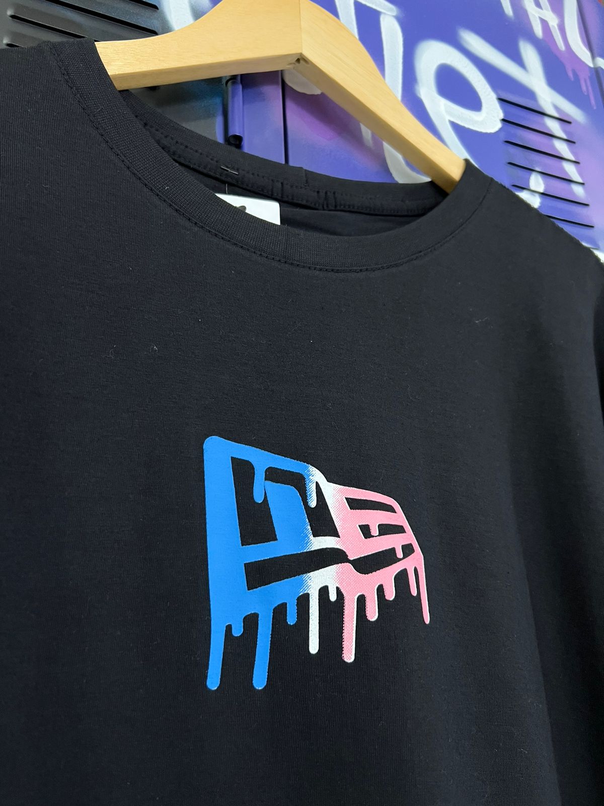 Camiseta New Era Preto