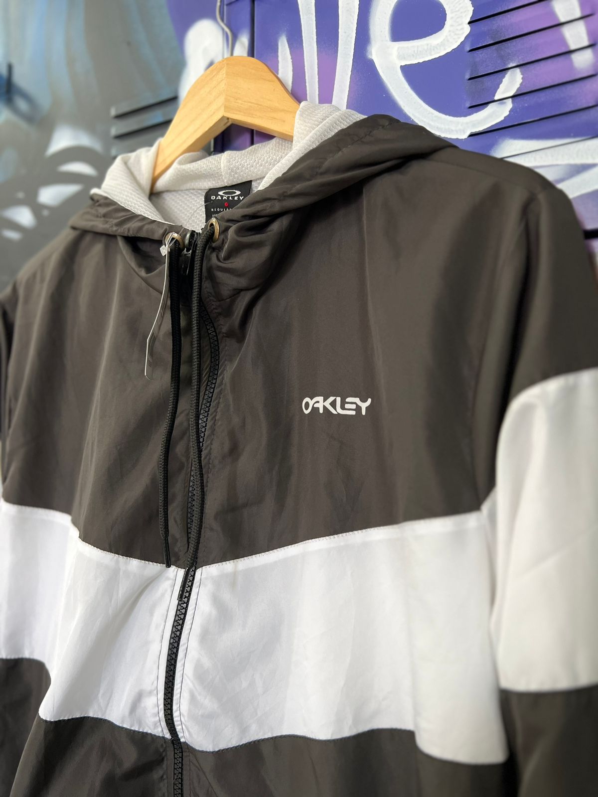 Corta Vento Oakley Preto