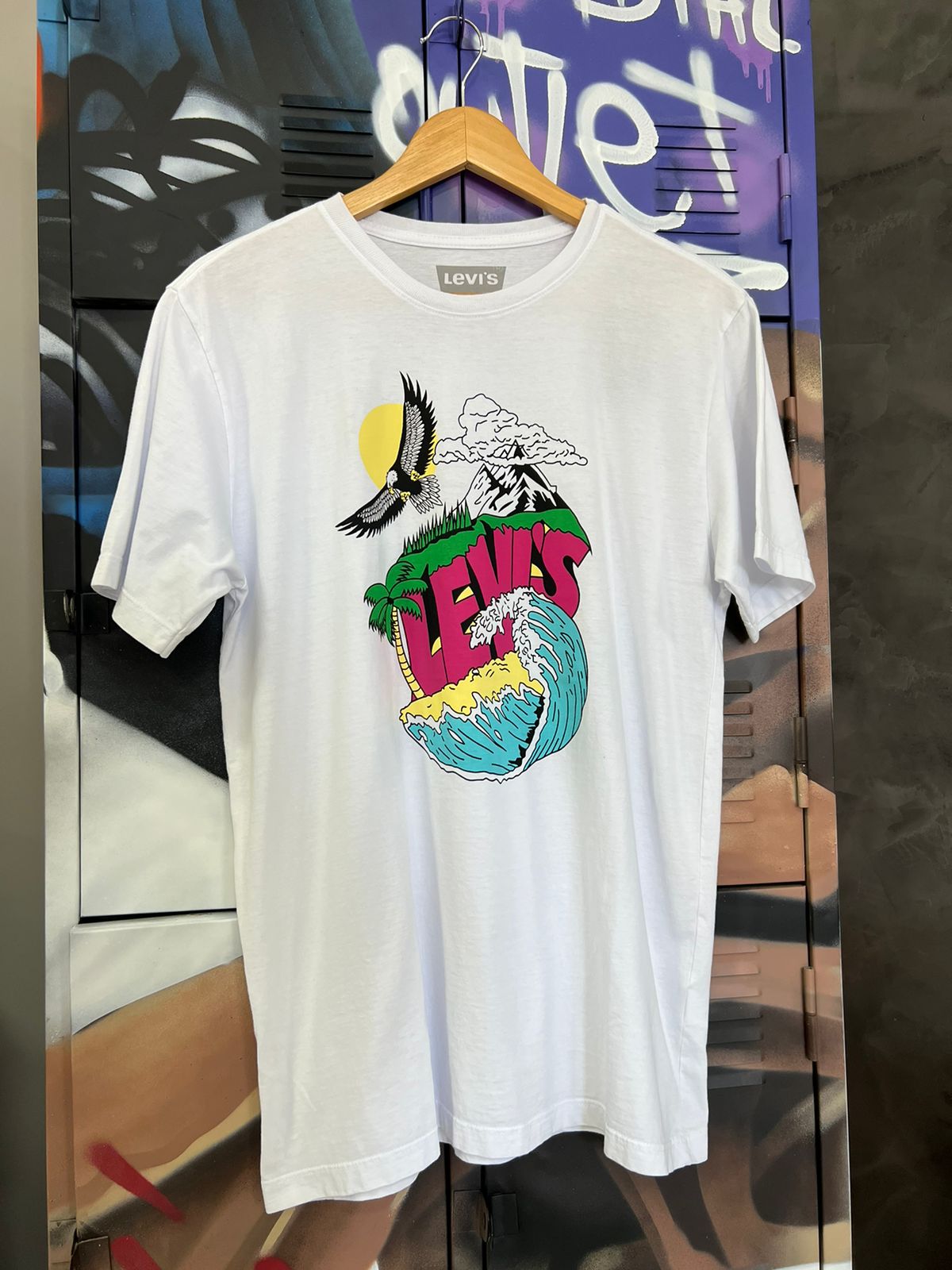 Camiseta Levis Branca