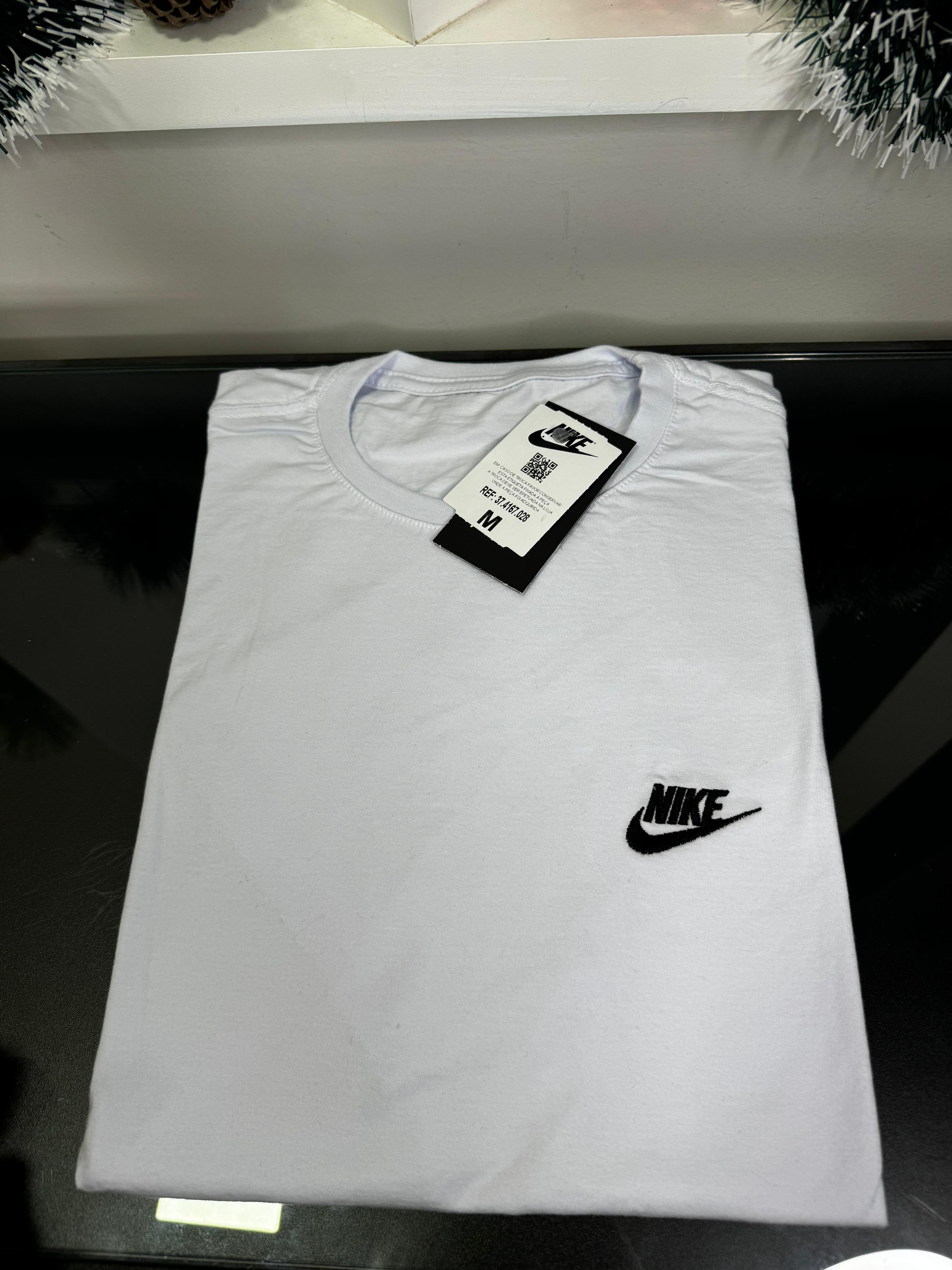 Camiseta Estonada Nike Branca