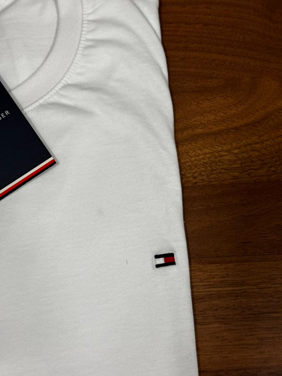Camiseta Seda Pima Tommy Branco