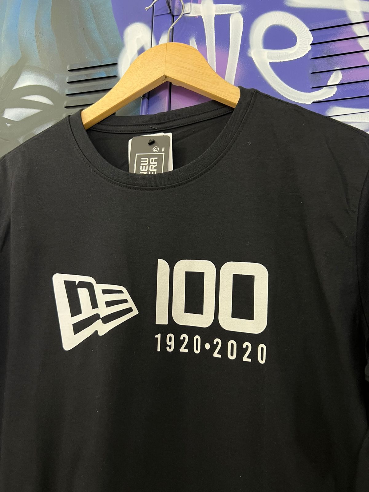 Camiseta New Era Preto